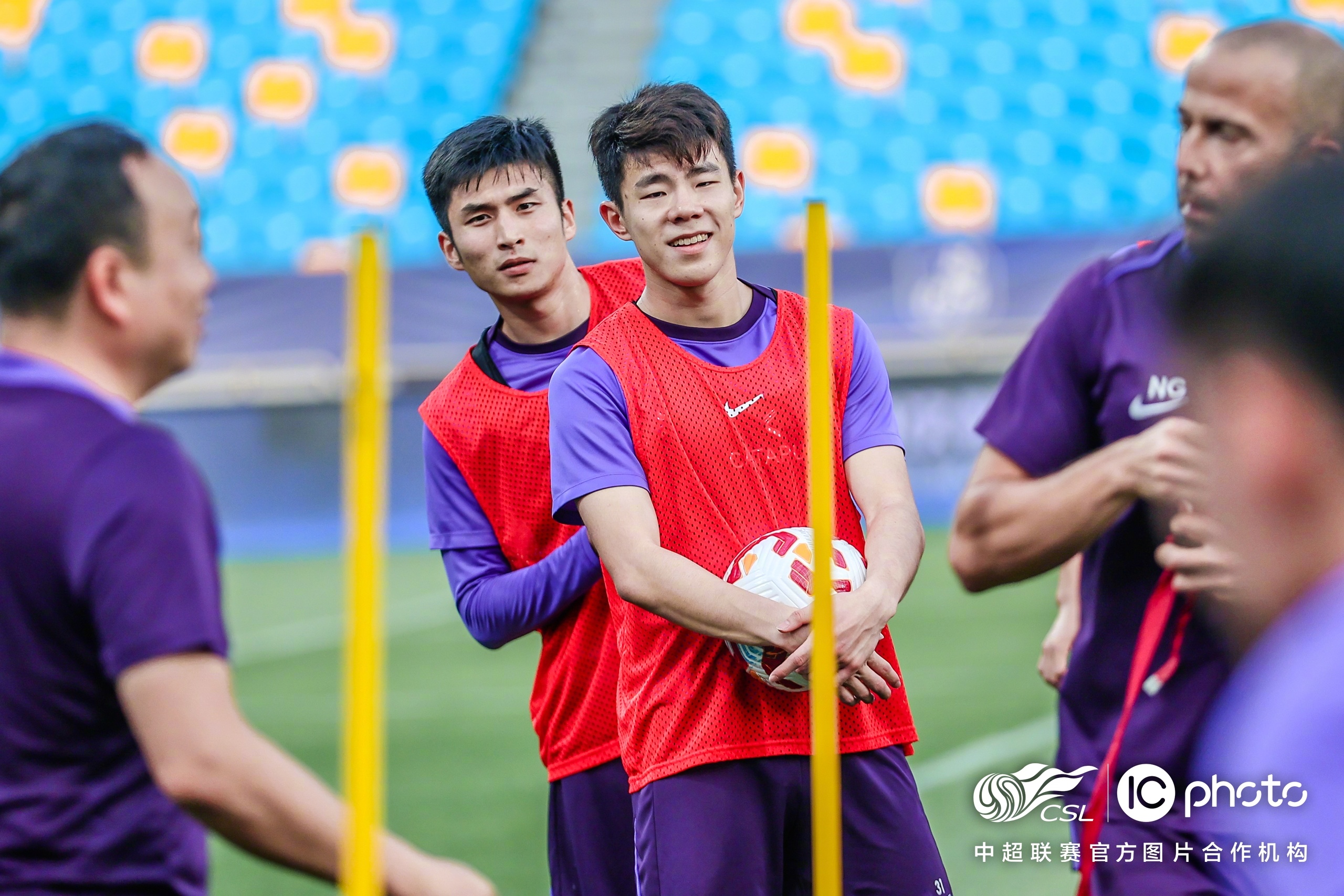 包含中超倒计时；武汉三镇清晨复出首秀；细节引发关注；态度坚定；医务组通报恢复的词条