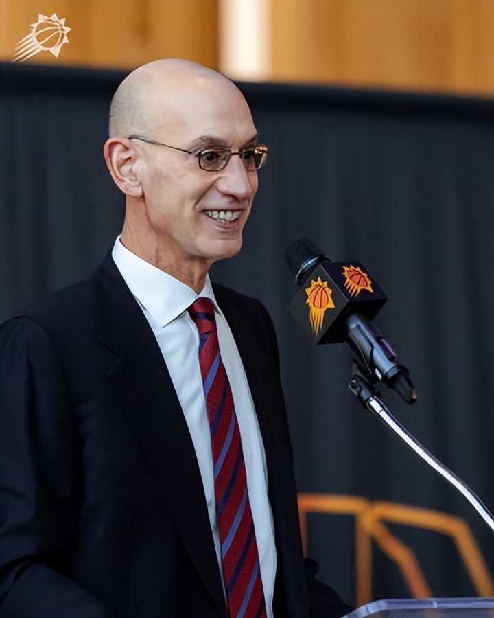 包含里程碑夜！菲尼克斯太阳复出首秀，NBA季后赛国际比赛日刷纪录，态度坚定，训练强度明显提升的词条